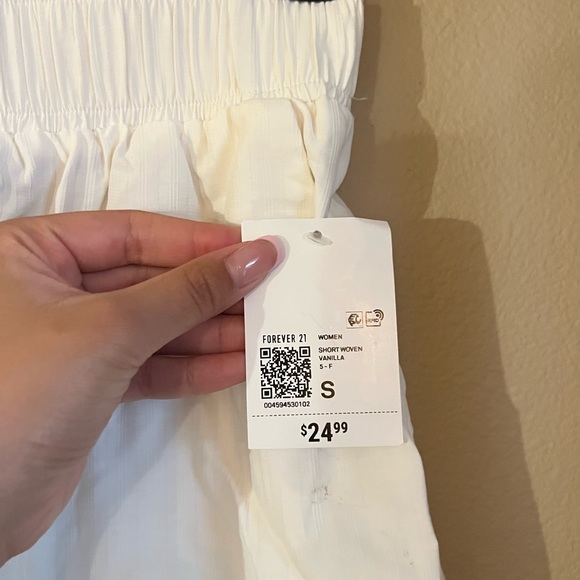 Forever 21 white flowy shorts - Picture 2 of 3